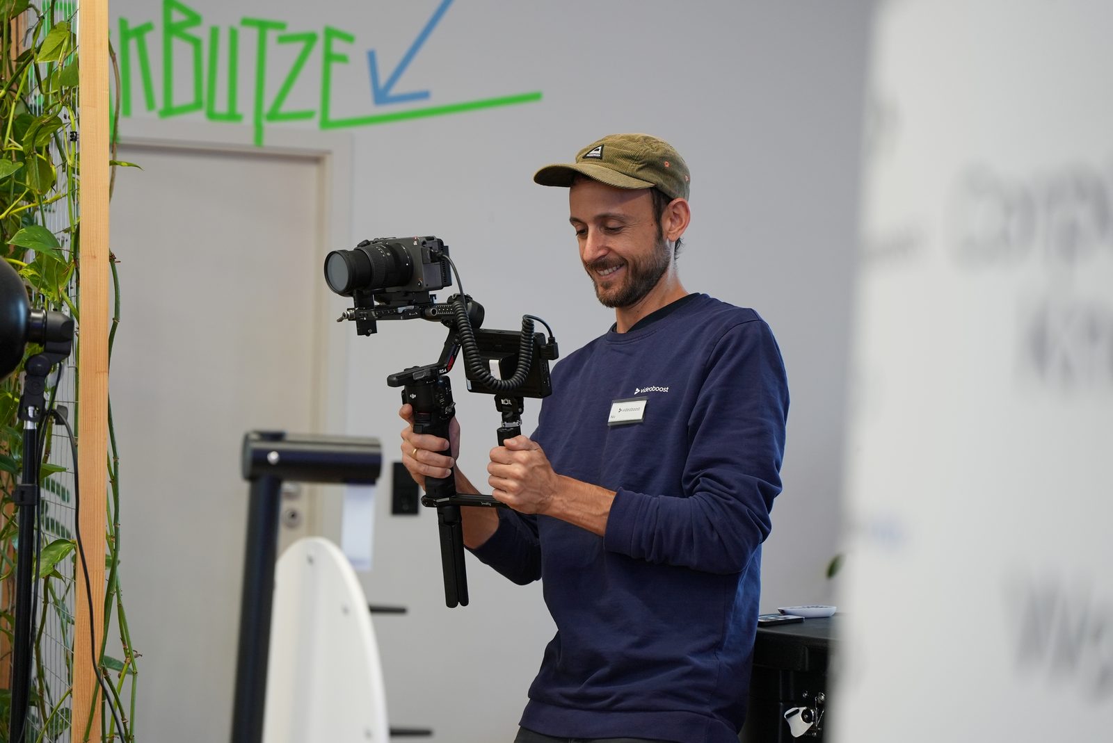Videograf von videoboost mit Gimbal beim Dreh